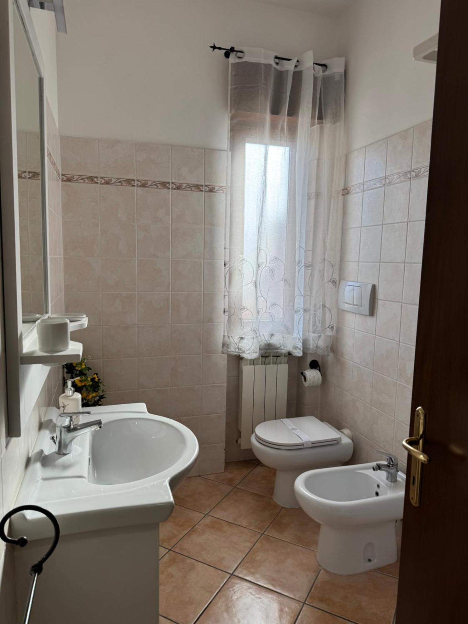 Guest House La Casaccia Fiumicino Luaran gambar